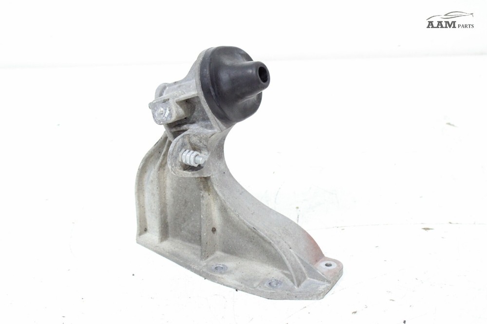 2018-24 FREIGHTLINER CASCADIA FRONT LEFT SIDE HOOD SUPPORT BRACKET OEM