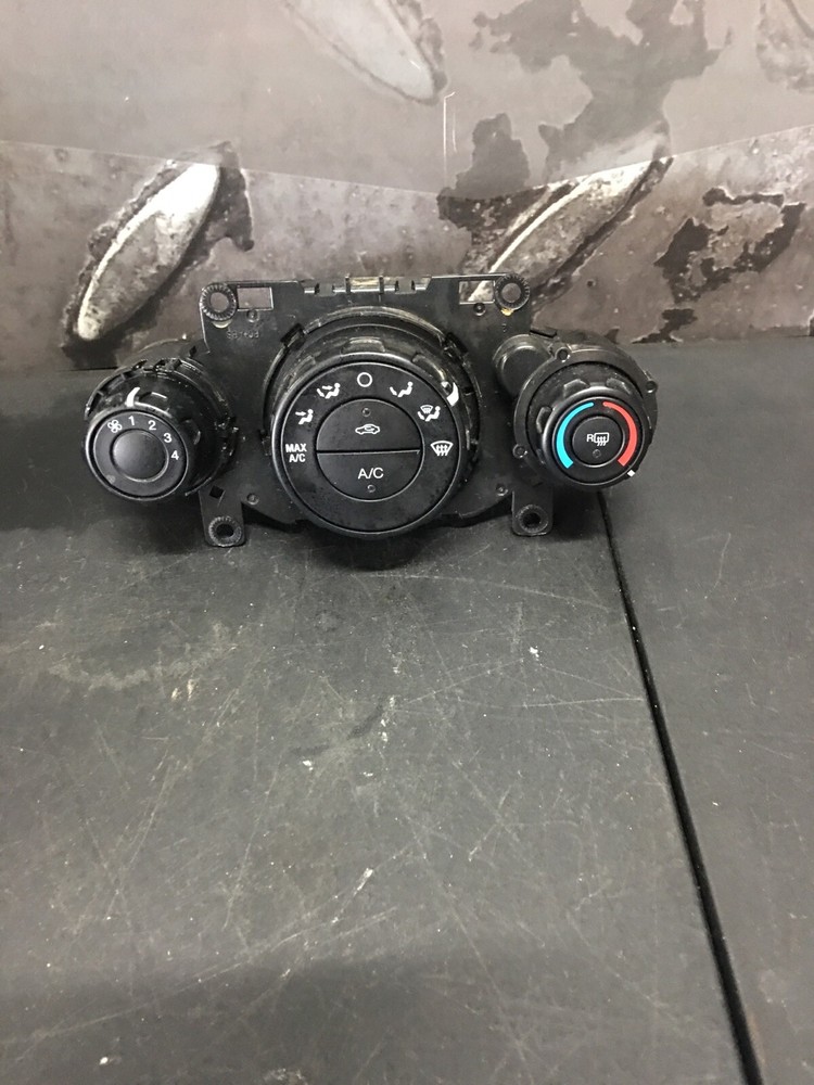 2015 Ford Fiesta Heater AC Temperature Climate Control Panel OE