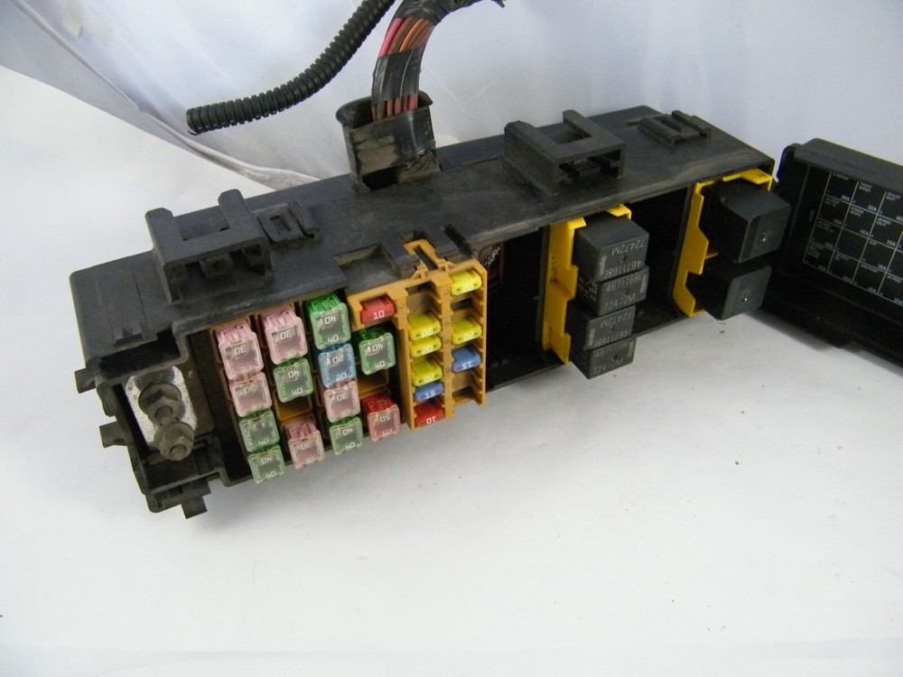 2005 DODGE DURANGO OEM ENGINE FUSE BOX