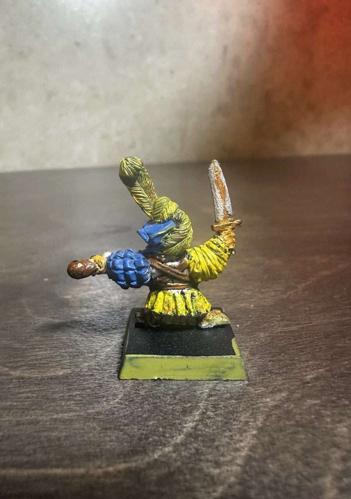 Warhammer Empire Halfling Command Champion & Standard Metal OOP