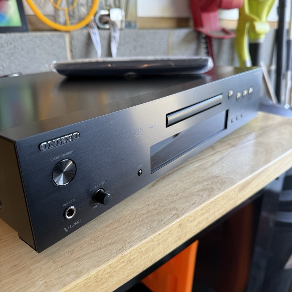 Onkyo C-7030 Audio CD Player - Black - READ