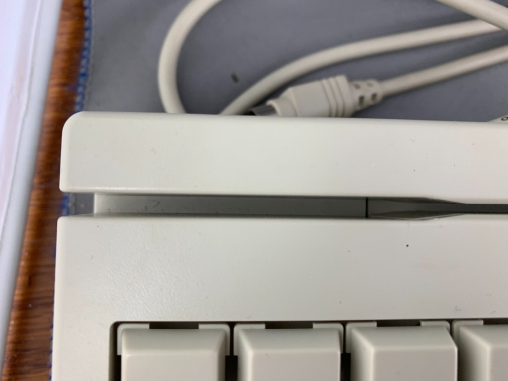 POSIFLEX KB3200 AT INTERFACE PROGRAMMABLE KEYBOARD WITH MAGNETIC STRIPE READER