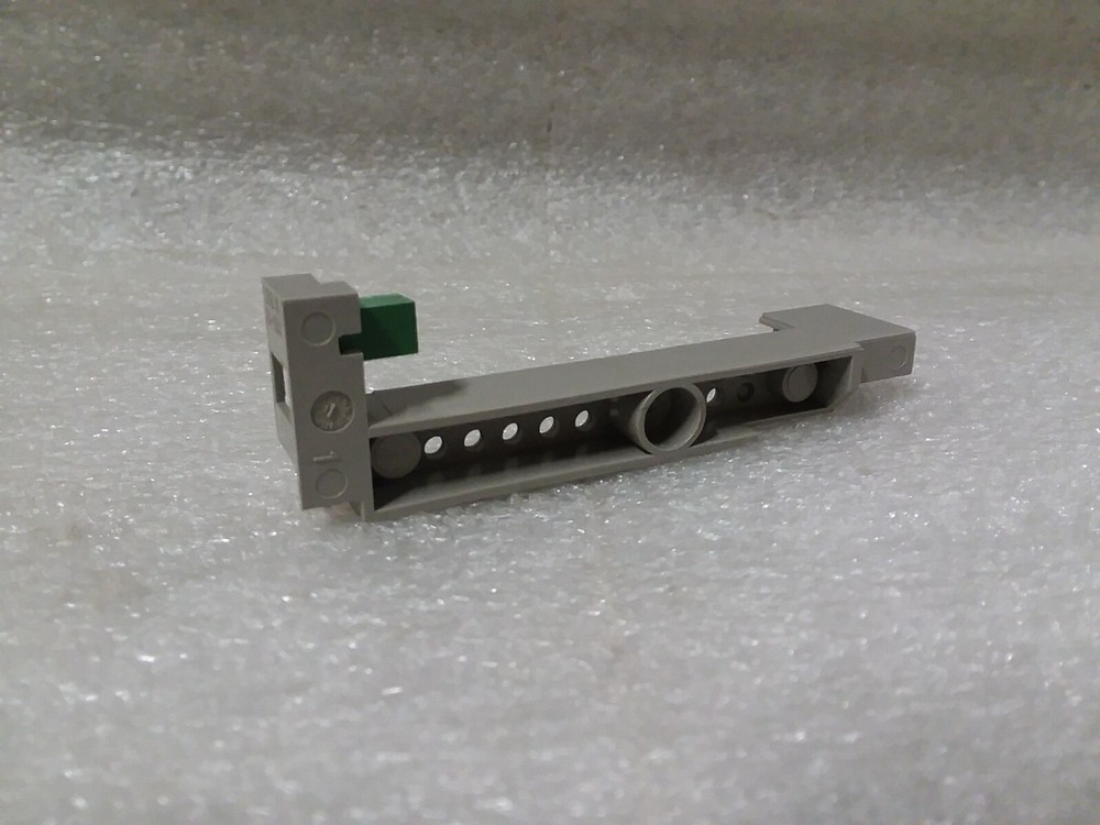 Schneider Electric 47053 Sensor Plug 400A