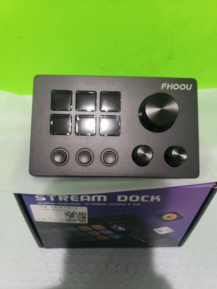 Stream Controller with customizable LCD Macro keys Content Creator & Streaming