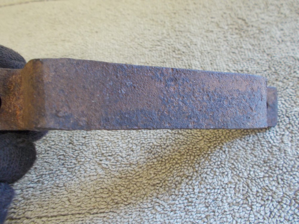 VINTAGE HANDLE CAST IRON DRAWER PULL BARN BLACKSMITH HAND MADE PRIMITIVE