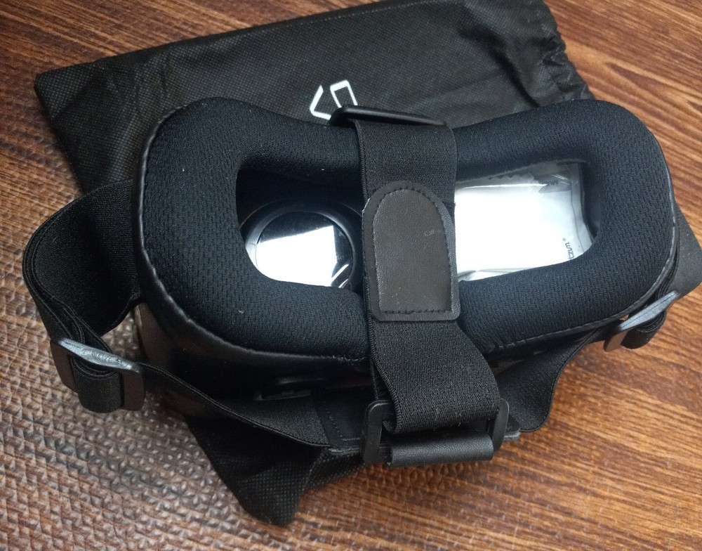 Dream Vision Head set Smartphone by Tzumi
