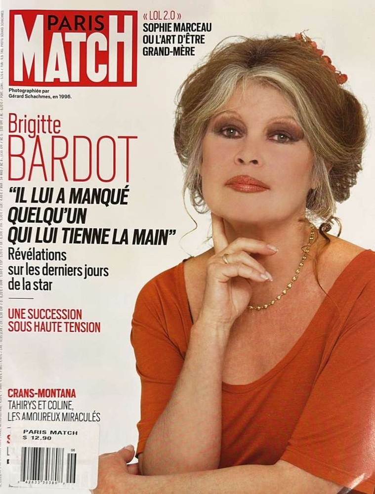 Paris Match Magazine Issue 6