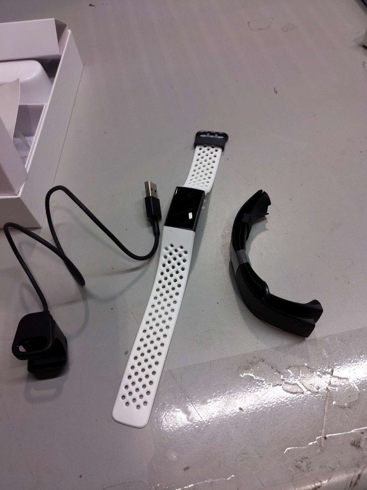 Fitbit charge 3 special edition- White--GOOD