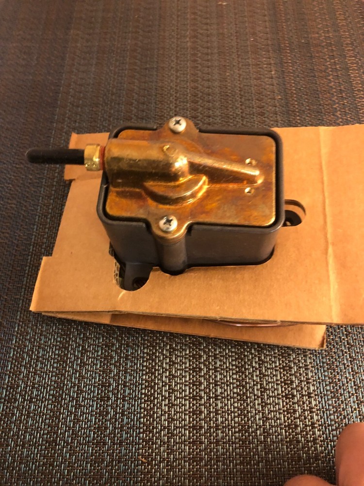 Honeywell LP915A1051 Pneumatic Temp Sensor NEW!