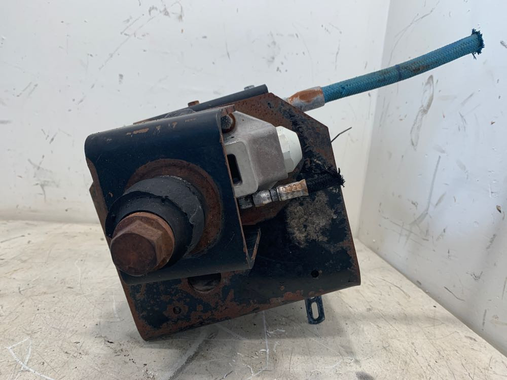 2008 Autocar WX Cab Mount (630-10609)