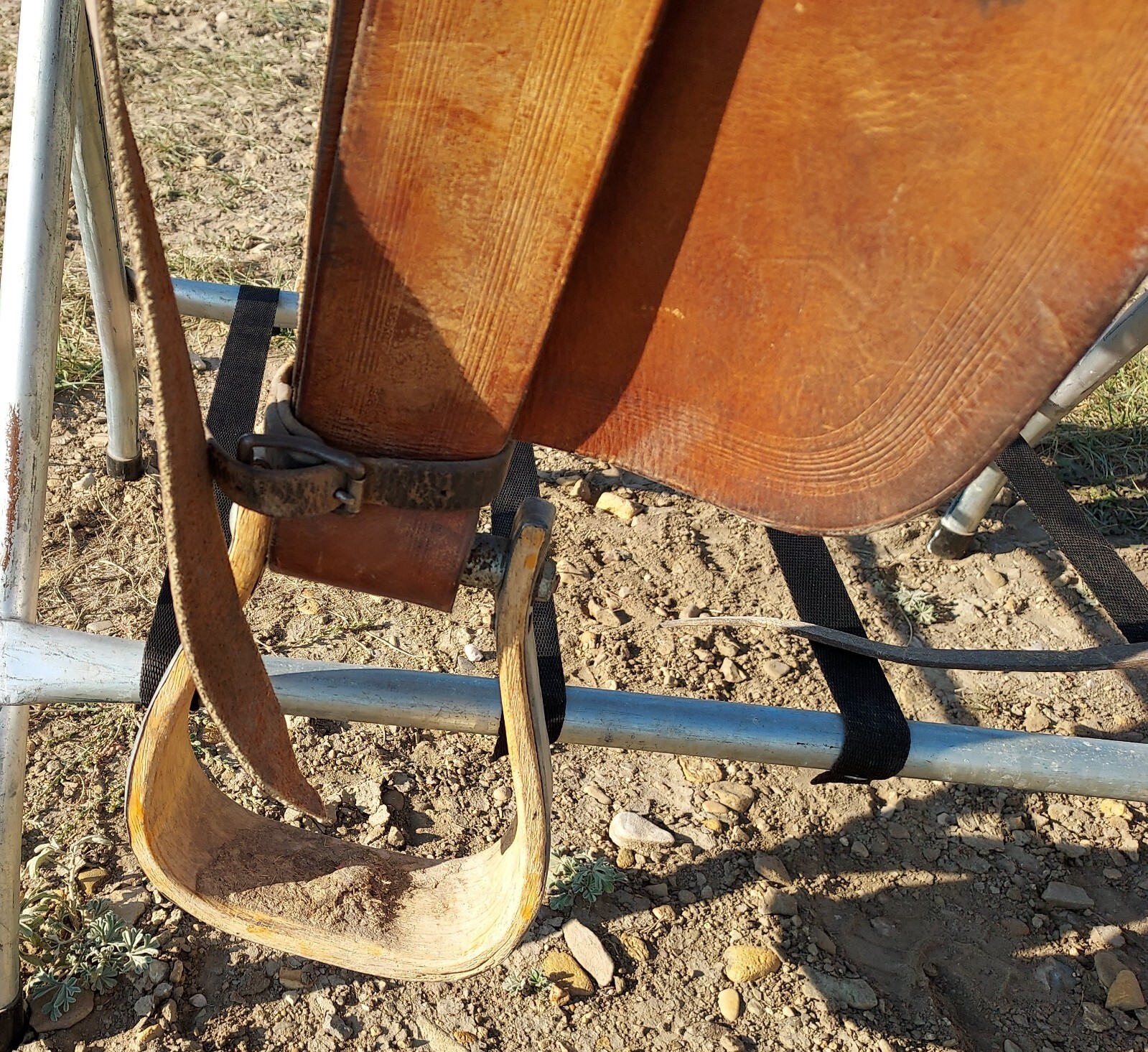 Vintage Whitney Maker Saratoga Wyo. - 14" Saddle - Heiser Fender