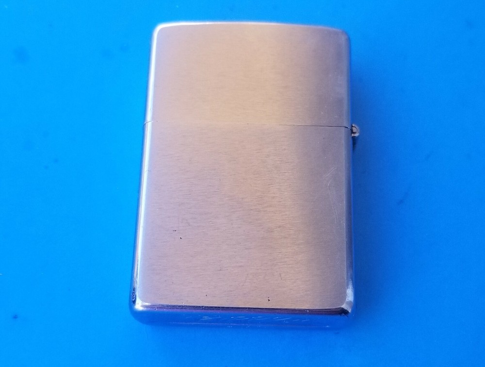 Unique & rare - Zippo Lighter - Blue & White Service //