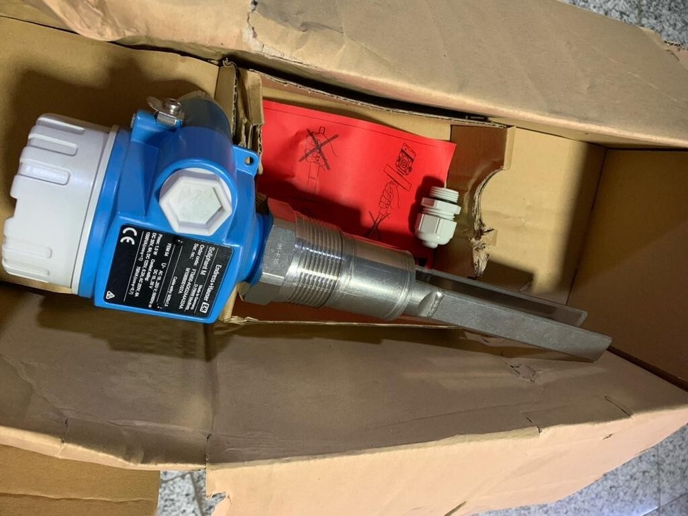 Endress & Hauser D-79689 / FTM50-AGG2A4A32AA ( DHL )