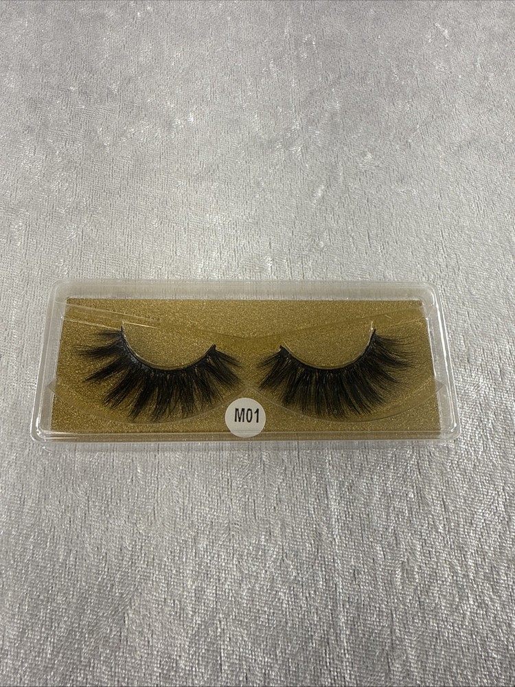 false eyelashes #M01
