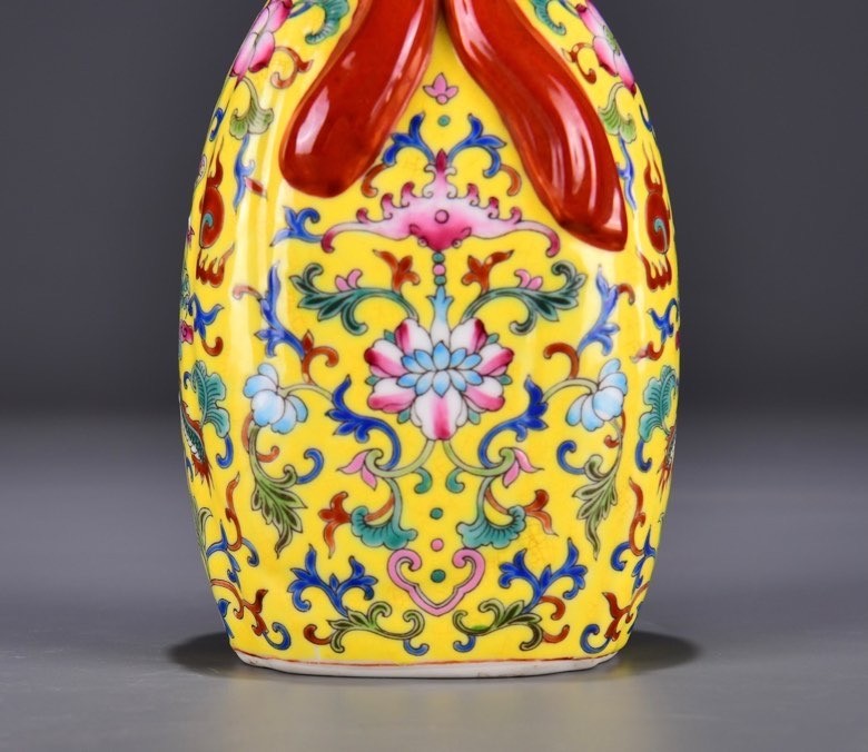 7'' Qianlong Marked Enamel Colour Porcelain Dragon Totem Zun Vase Pot Bottle