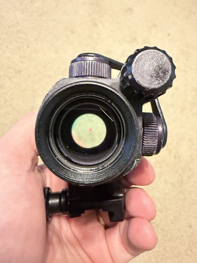 Aimpoint Comp M2 Red Dot with Wilcox Mount