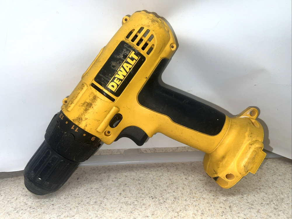 Dewalt DC750 Drill. No Battery. UNTESTED. Free Shipping