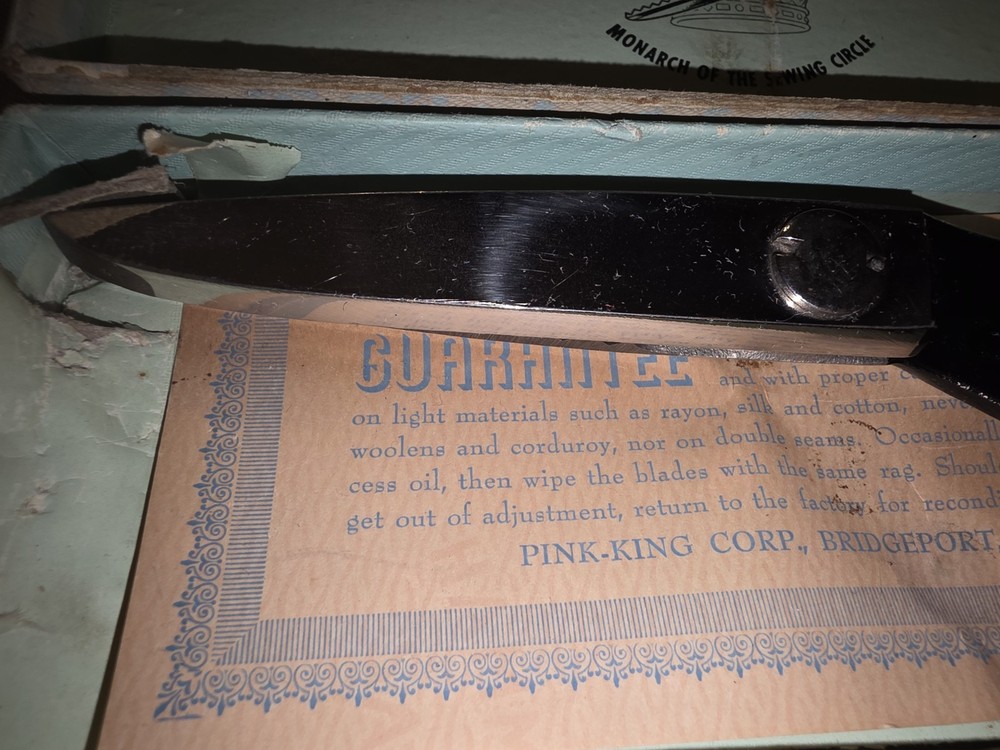 Vintage Pink-King USA Pinking Shears Original Box