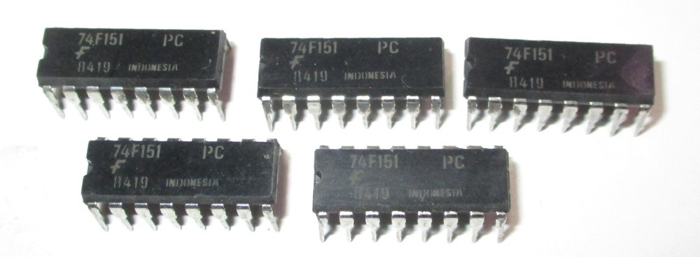 5 Fairchild 74F151 8-Input Multiplexer IC Dip-16 NOS