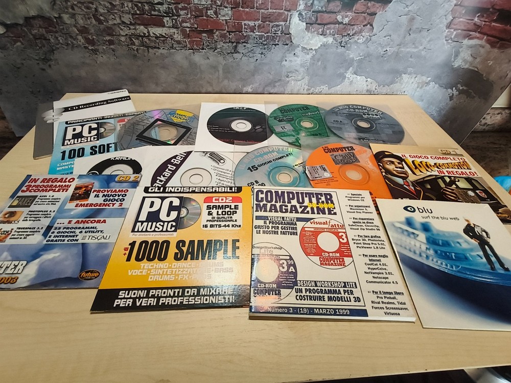 Lot 16 CDs RETRO Software Attachment to Magazines (Games, Programs, Drivers)-98/Me