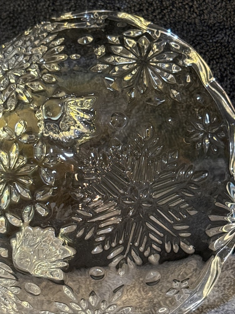 Mikasa Crystal 6” 3 Footed Snowflake Candy Dish