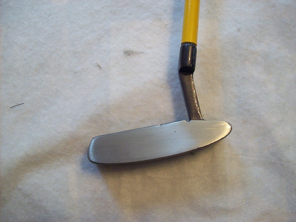Momentus Training Putter. Improves Your Putting Stroke. New