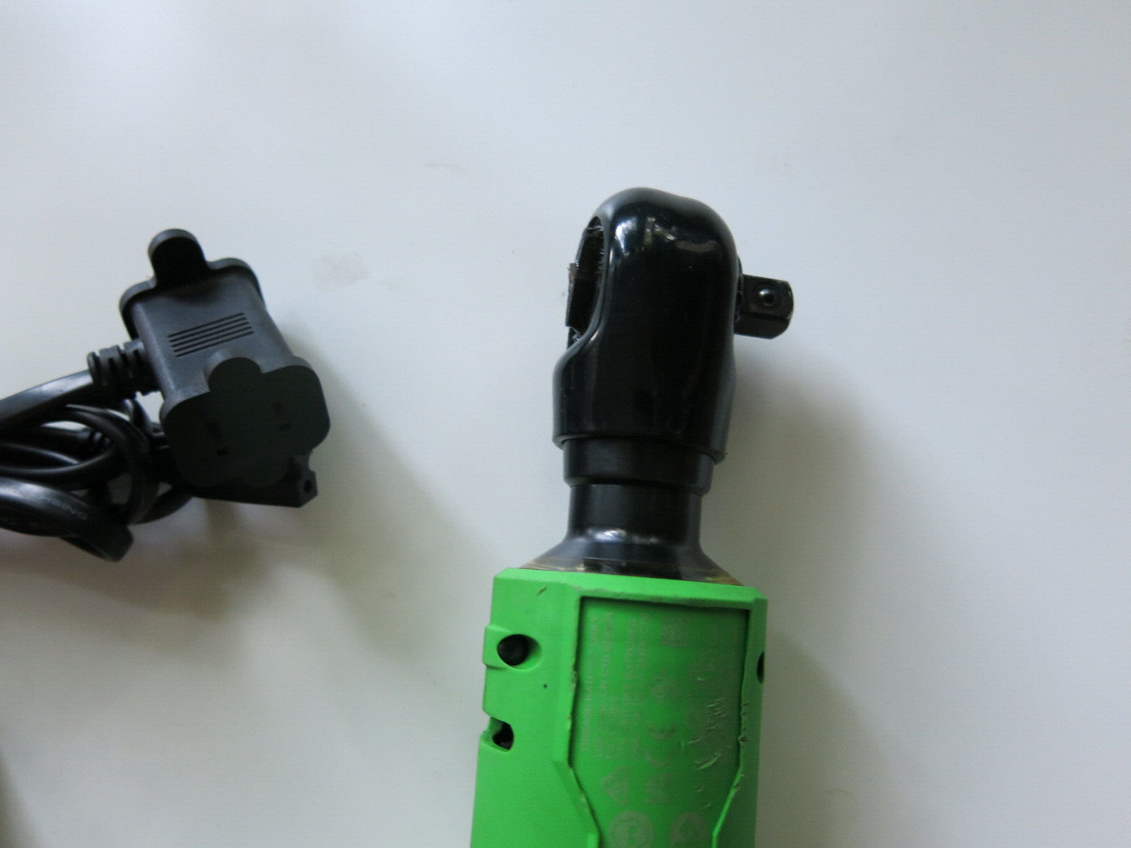 Snap-On CTR861 Green 3/8" 14.4v Cordless Ratchet Battery & Charger Set Nice