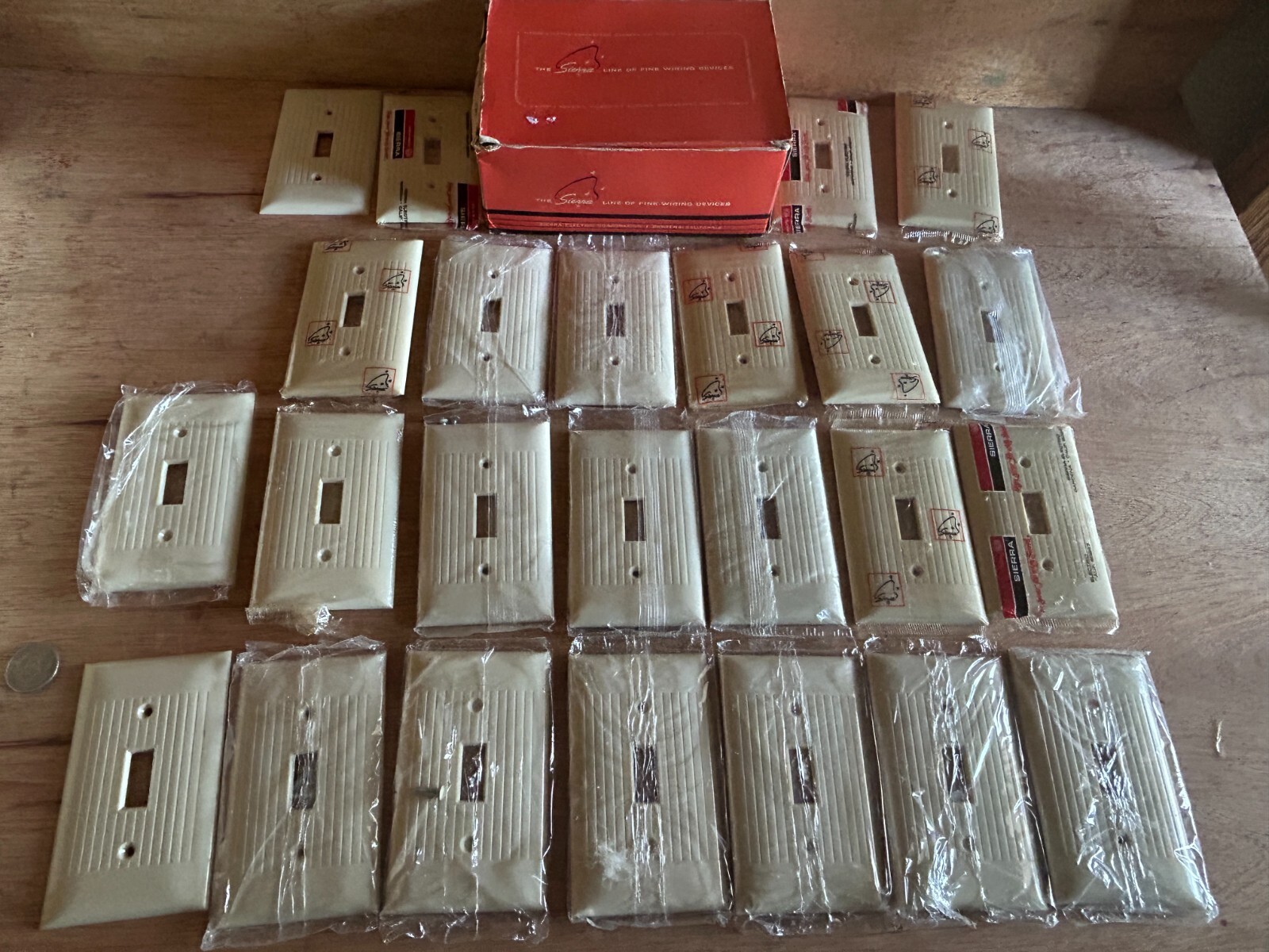 Sierra Single Toggle Switch Cover Wall Plate Lot 24 Ivory Ribbed Vtg Plastic NOS