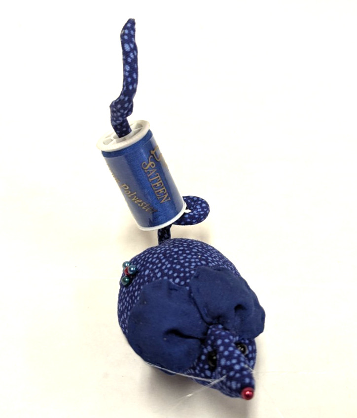 Mouse Pin Cushion & Thread Spool Holder Blue Spotted Soft Sewing Storage, LeSur