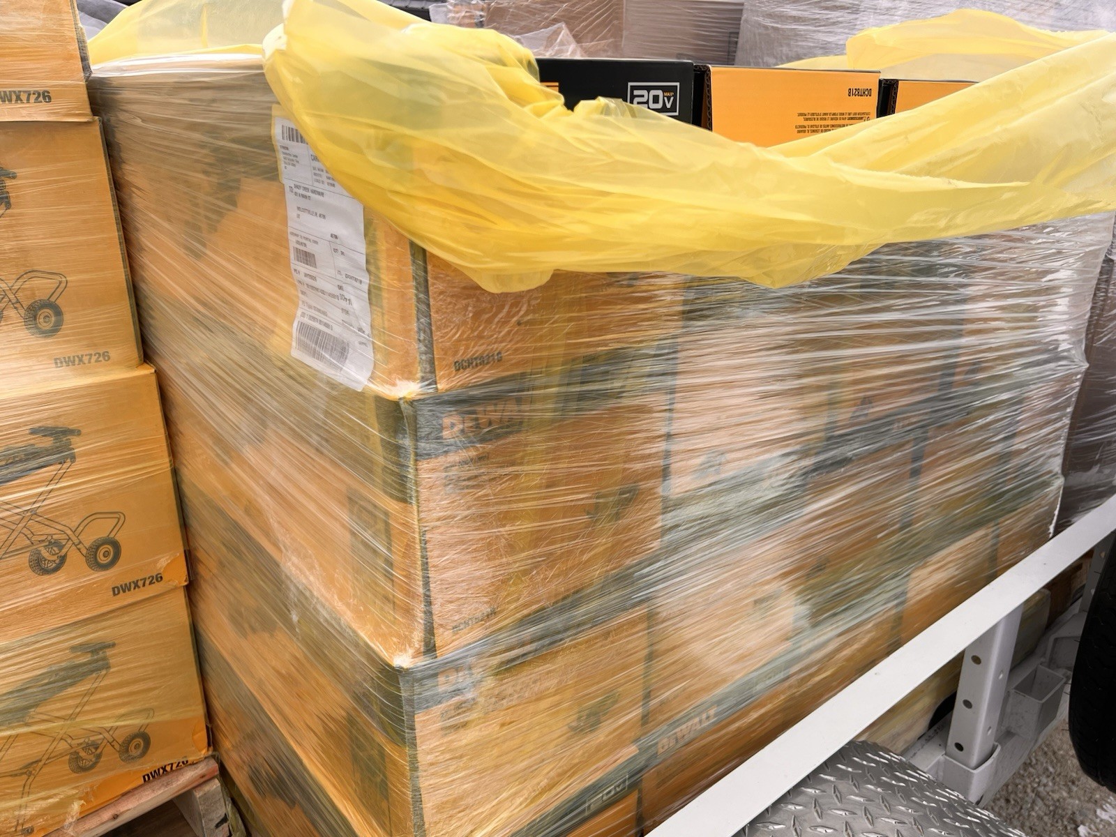 DEWALT Cordless Hedge Trimmer (Tool Only) DCHT821B