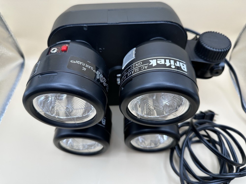 Britek S-201 AC Slave Flash 4 Head Studio Strobe Light GN22 Tested Working