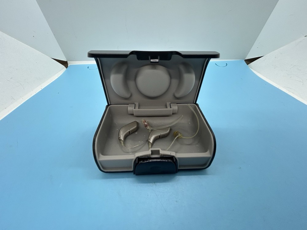 Pair of Oticon OPN 3 miniRITE