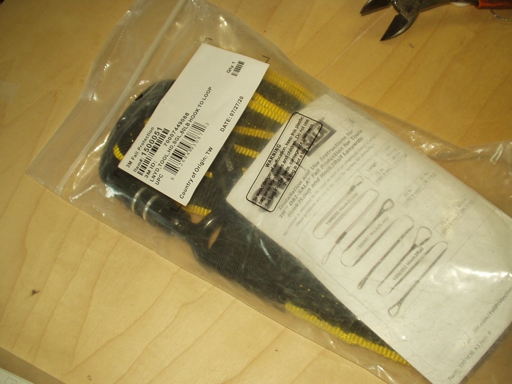 3M DBI-SALA Fall Protection For Tools, #1500051, 80 lb LHook2Loop Bungee Tether