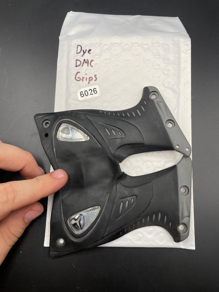 Dye DMC Grips