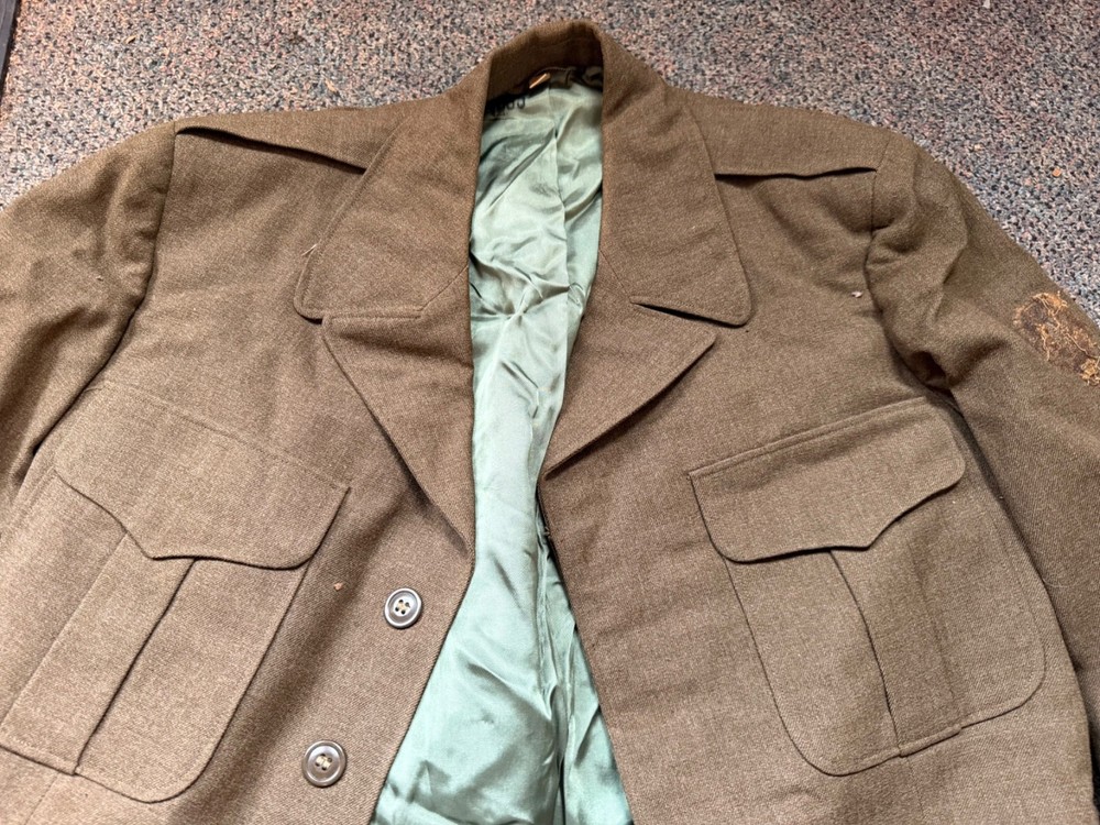 ORIGINAL POST WWII US ARMY EM NCO M1944 CLASS A IKE JACKET- MEDIUM/LARGE, 42R