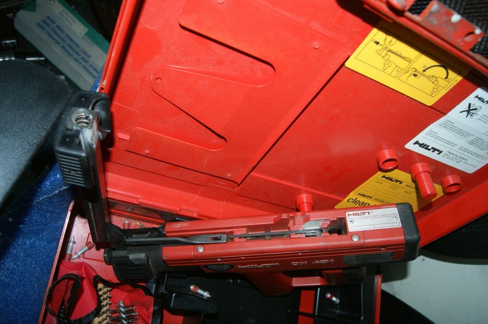 HILTI DX451 POWDER ACTUATED TOOL