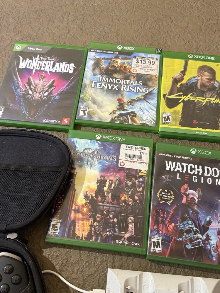 XBOX ONE BUNDLE: Elite Controller, 2nd Controller, 5 Games, Charging Docks