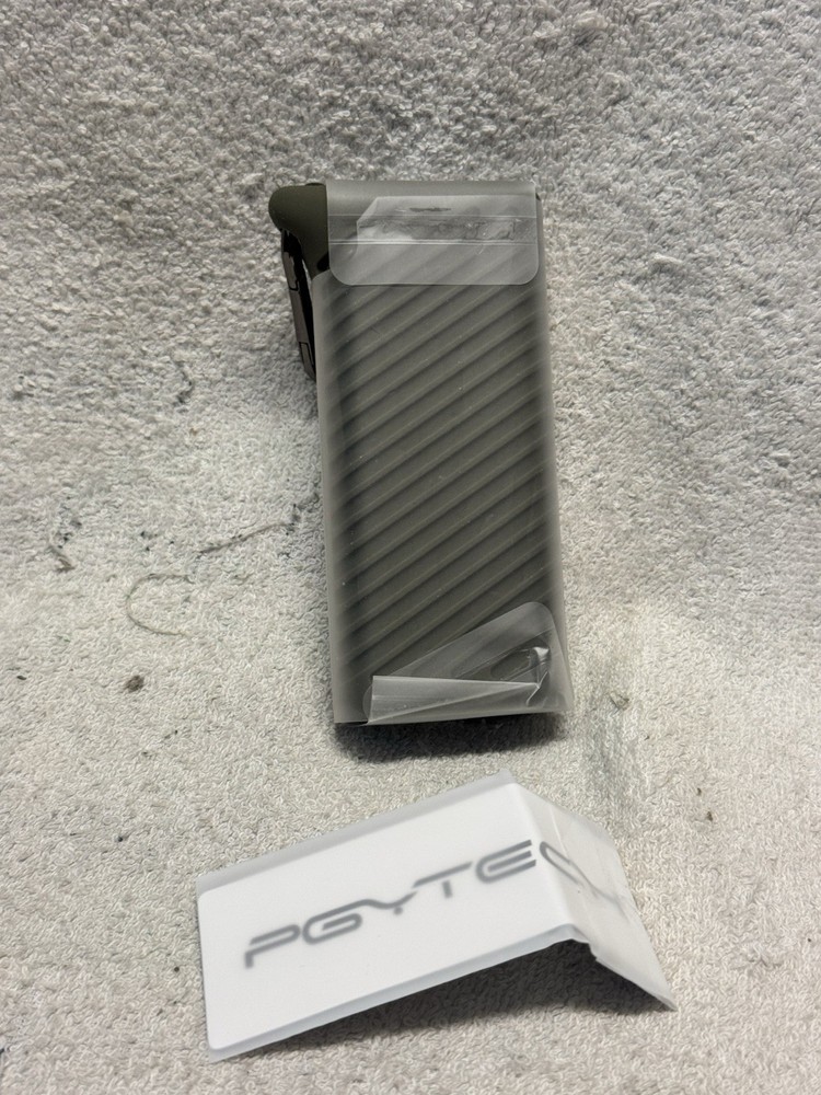 PGYTECH CreateMate High-Speed Card Reader Case (Moss Green)