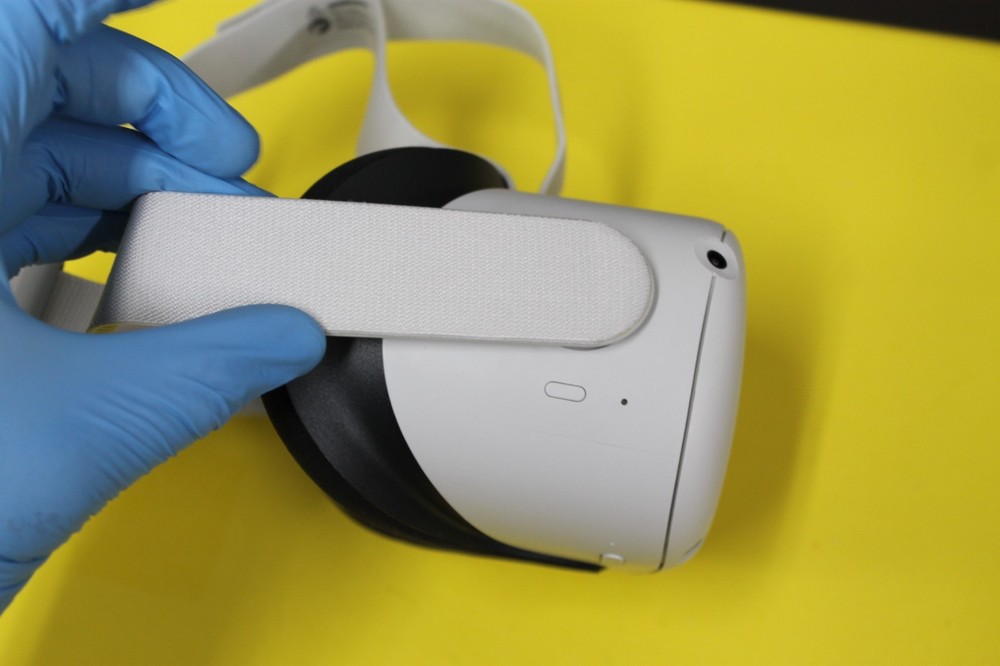 Oculus Meta Quest 2 128GB VR Headset ONLY, Great Condition (No Controllers)