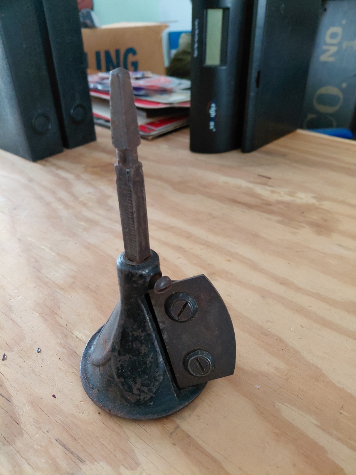 Antique Vintage Cast Iron Woodworking Spoke Pointer Spindle Taper