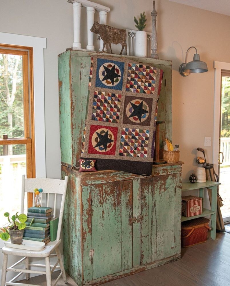 {PRIMITIVE QUILTS & PROJECTS MAGAZINE} ~ "SPRING 2022" (4 issues pls. contact)