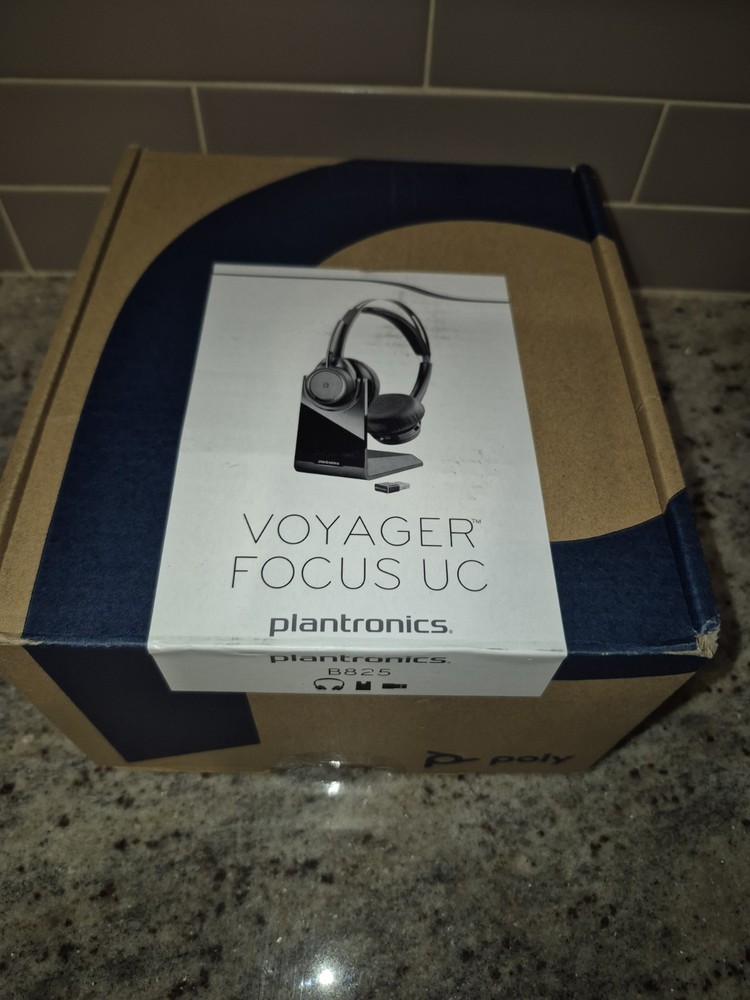 Platronics Voyager Focus UC B825 Wireless Headset