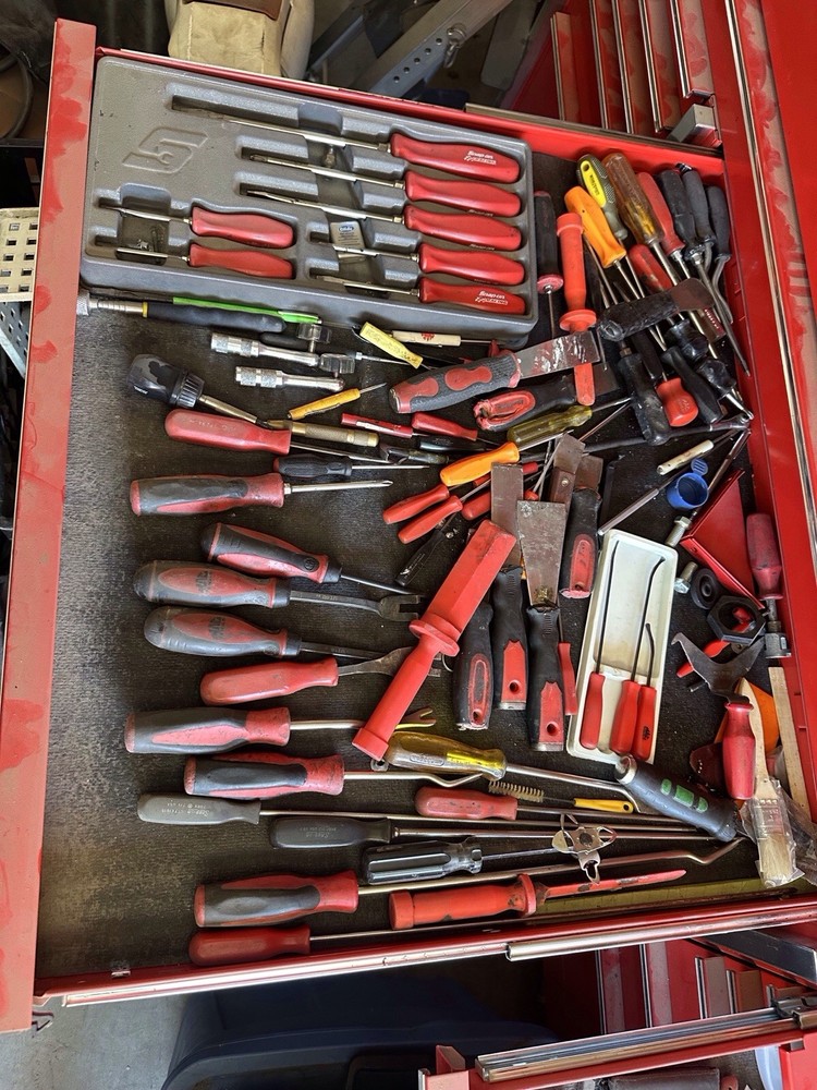 Snap on toolbox with tools, auto body￼