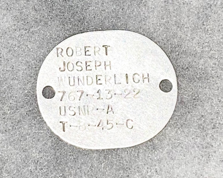 WWII Single USNR Robert Wunderlich T-45 Dog Tag