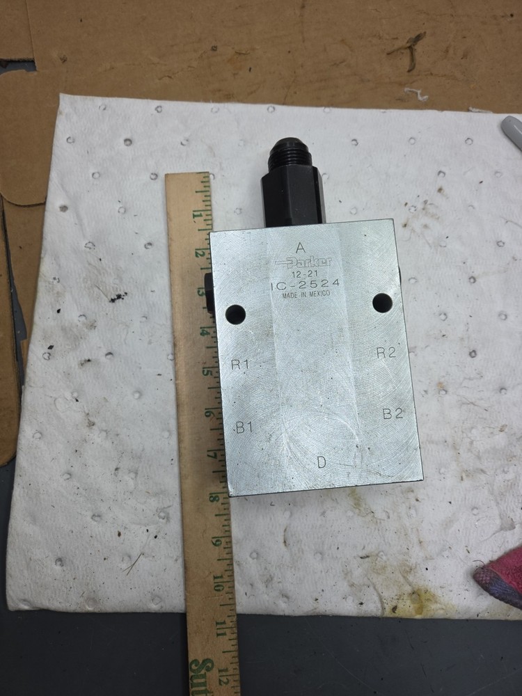 PARKER IC-2524 Hydraulic Control Valve