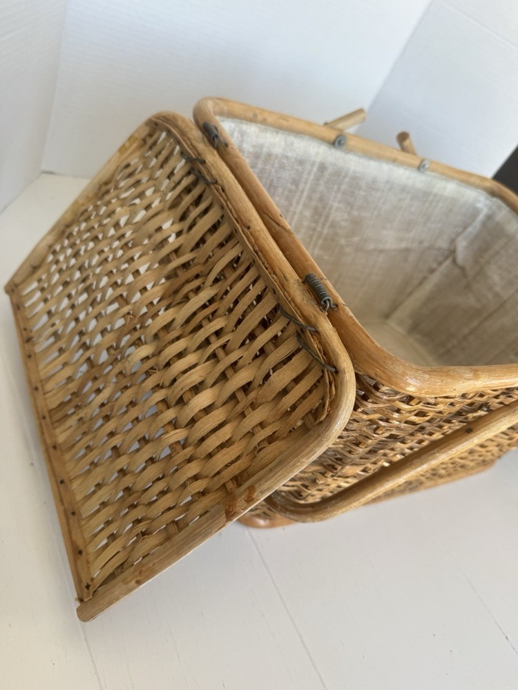 Vintage Wicker Picnic Basket