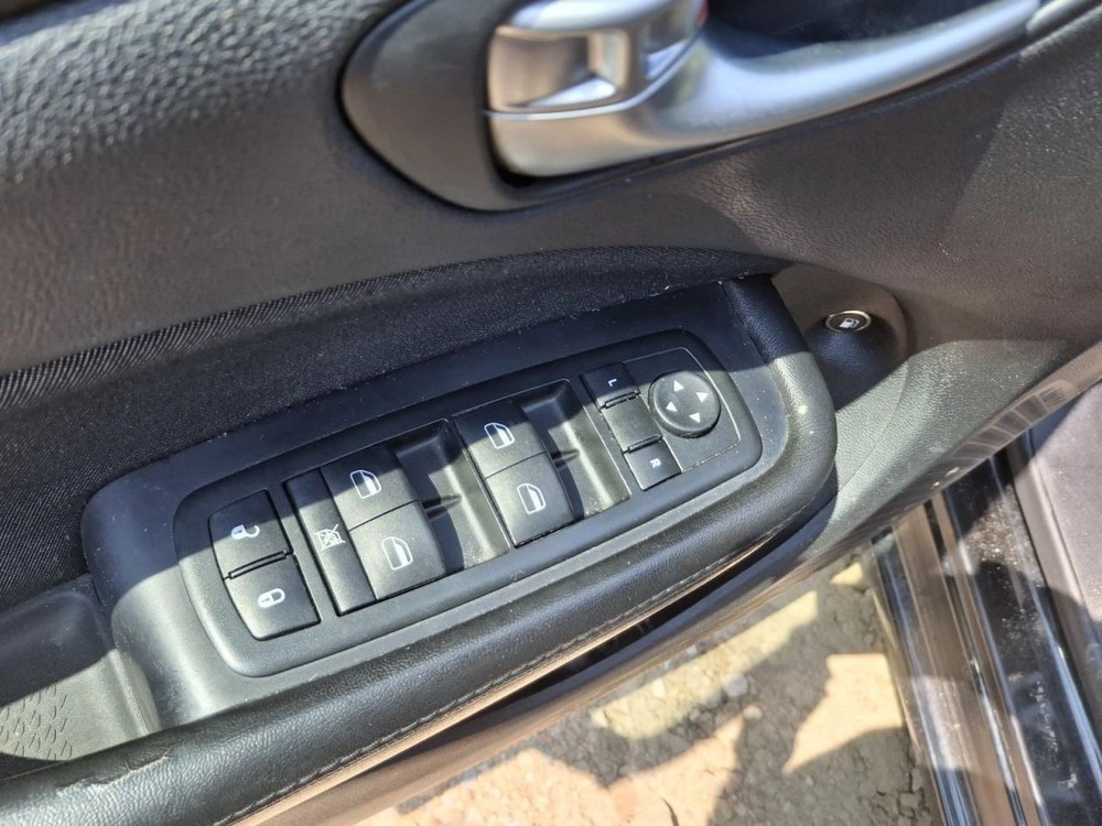 2013 Dodge Dart Display Screen OEM 594-01628 Used - Reprogramming Needed