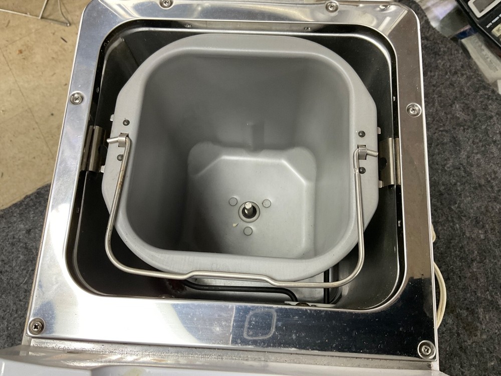 Hitachi Automatic Home Bakery HB-D102