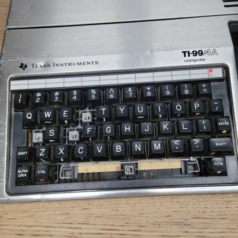 Texas Instruments TI-99/4A (PHC004A) Vintage Home Computer MISSING KEYS UNTESTED