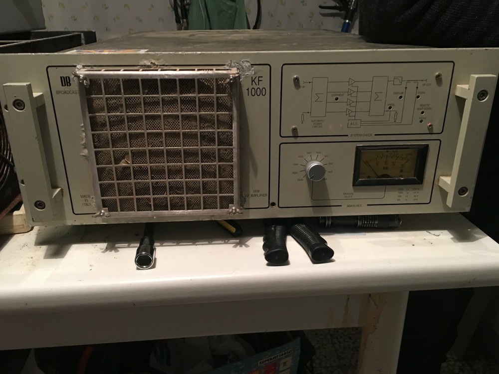 Broadcast Professional FM 1000 Watt - 88-108 Mhz - FM Transmitter DB OUT 1000w